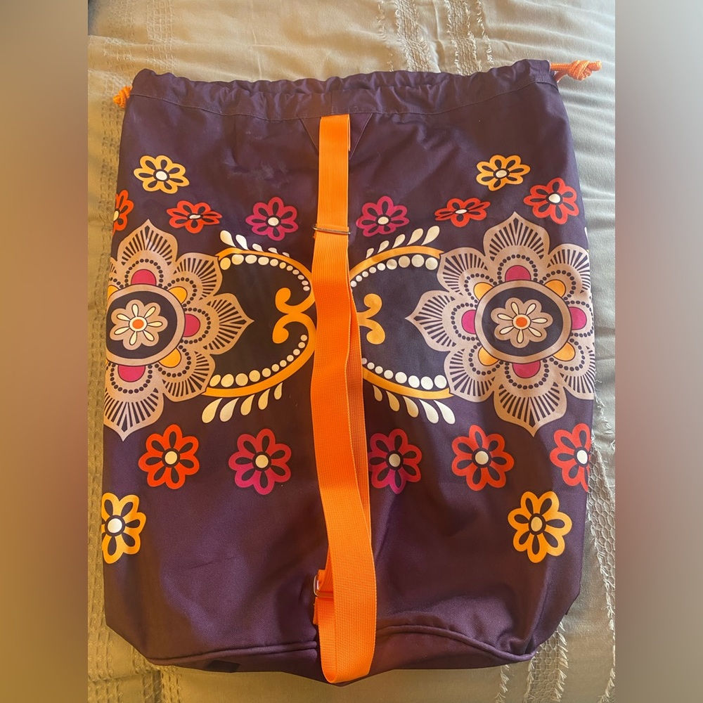Like New Vera Bradley XL Laundry Tote - Safari Sunset
